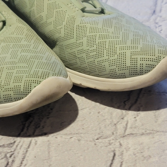 Cole Haan Zerogrand Perforated Trainers Mint Green Sz 9.5 - Picture 2 of 8